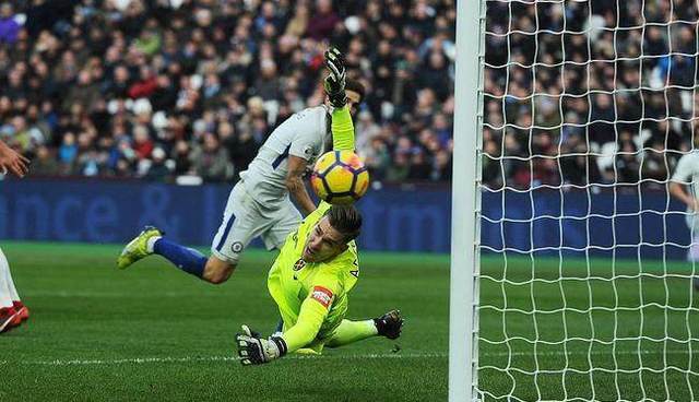 切尔西后卫神勇救险,助球队成功保级,同时注册只要规定孩子.的简单介绍 切尔西后卫神勇救险,助球队成功保级,同时注册只要规定孩子.的简单介绍