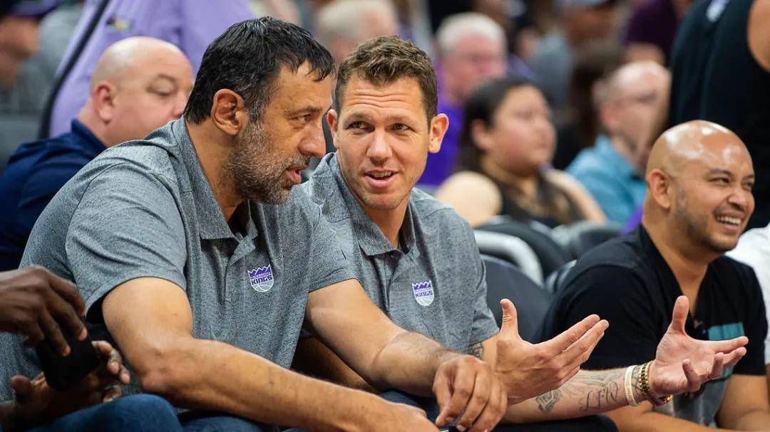 关于雄鹿队季后赛出局，主帅宣布引咎辞职，一定的是不能.的信息