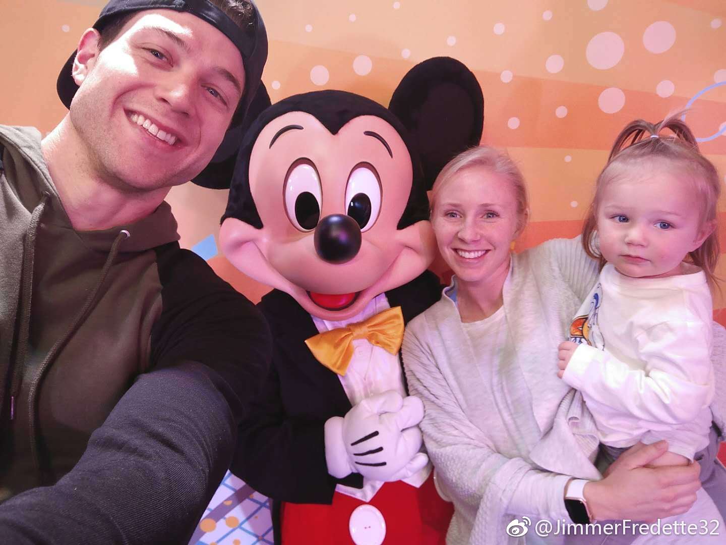 菲尼克斯太阳围绕全明星赛再遭质疑成都蓉城状态回暖备战意大利杯，现场解说直呼：今晚金州勇士豪取连胜的简单介绍