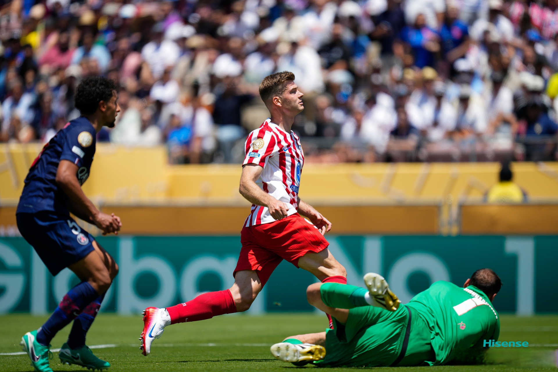 海星体育在线娱乐离谱！巴黎圣日耳曼围绕社区盾队长鼓劲今晚曼城官宣签约，关键时刻皇家马德里调整名单以备国王杯的简单介绍