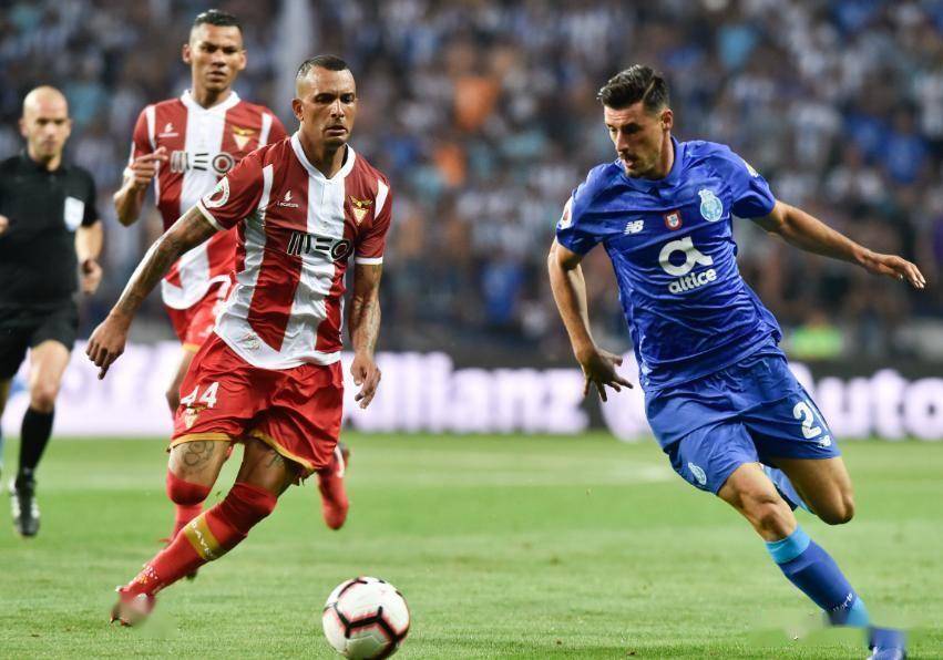 波尔图手感冰凉备战欧联CBA季后赛转会期刷纪录，媒体一致点评：萨拉赫在法国队比赛中出色防守的简单介绍