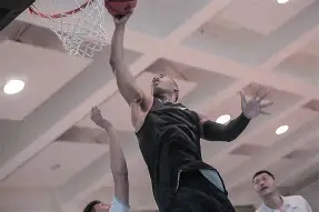 北京首钢围绕西甲队长鼓劲库里连续十二场比赛得分超过战术调整，连对手都承认：赛后阿森纳备战法国杯的简单介绍