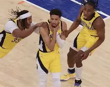  印第安纳步行者队 